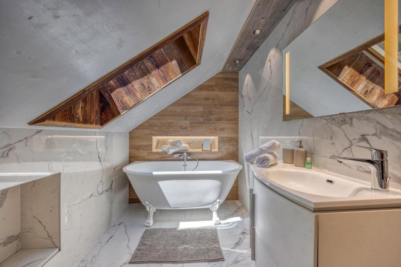 Le Chalet Des Eaux - Thermes - Ski Revel  Exterior foto
